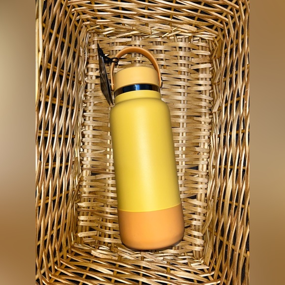 Hydro Flask - Picture 2 of 3